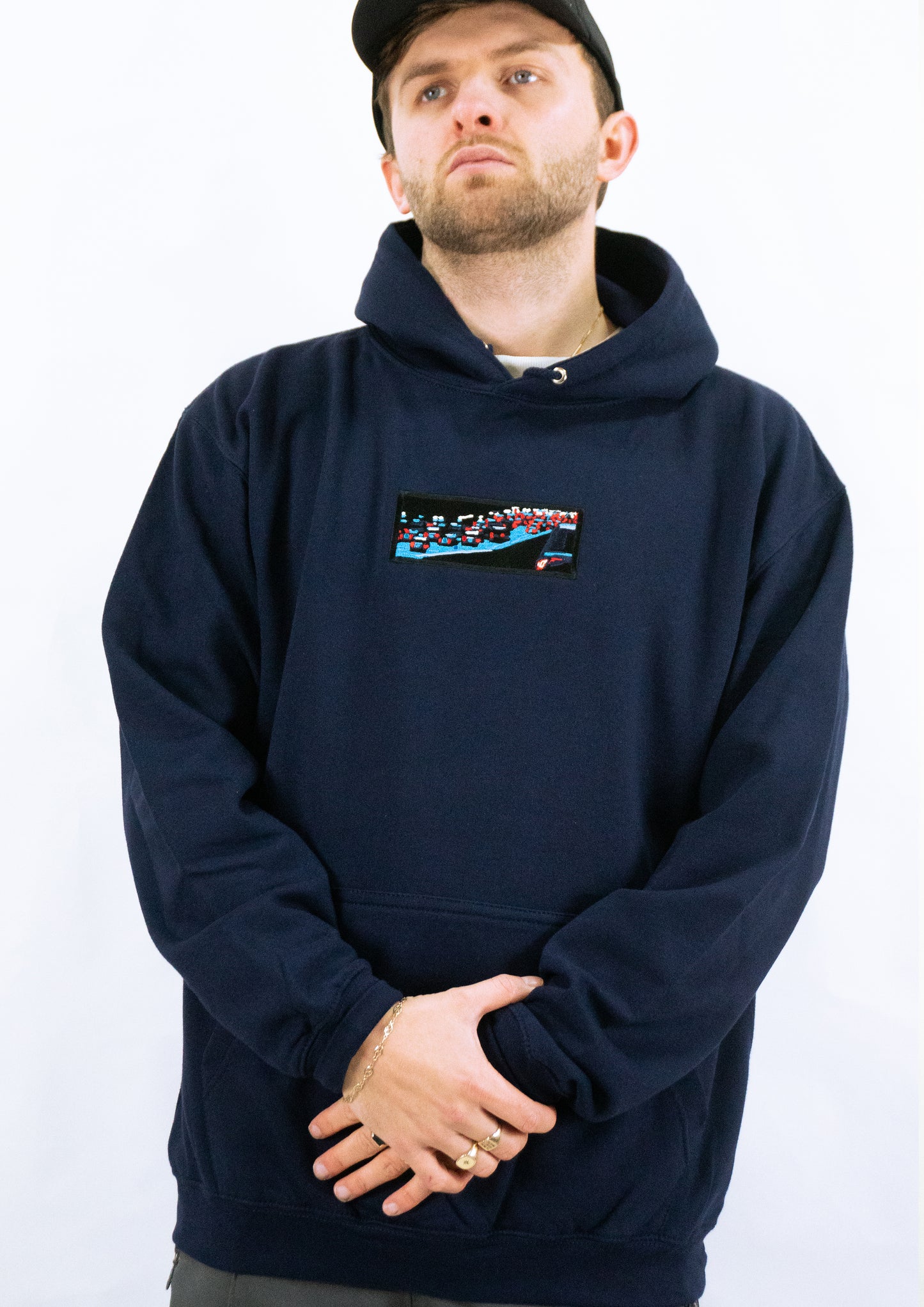 A/W23 Embroidered 'Night Traffic' Pullover {navy}