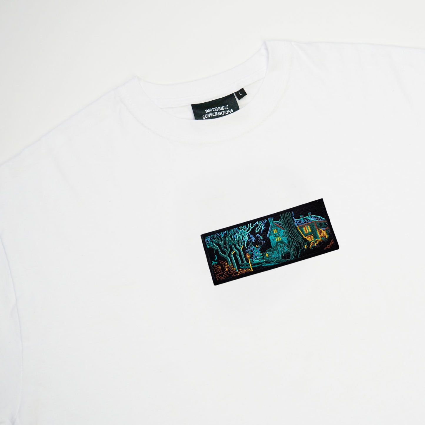 A/W23 Embroidered 'Night Villa' T-Shirt [white]