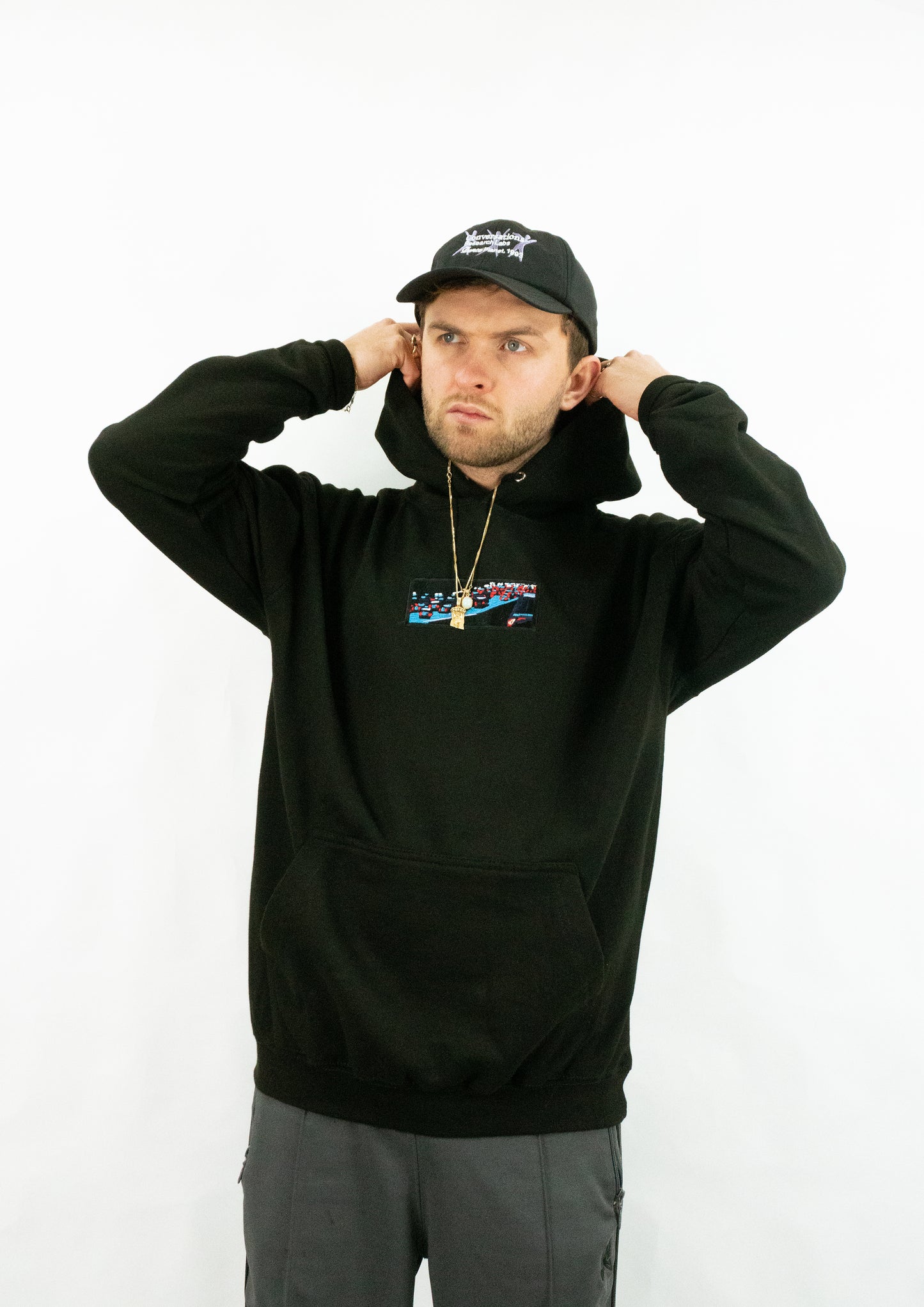 A/W23 Embroidered 'Night Traffic' Pullover {black}